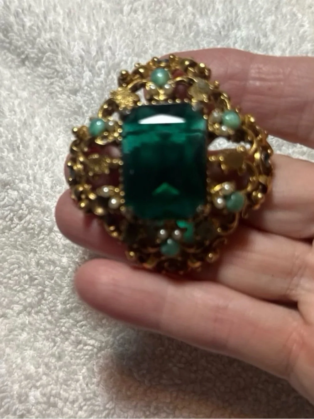 Vintage Florenza Emerald Glass Brooch Pendant: Renaissance Revival